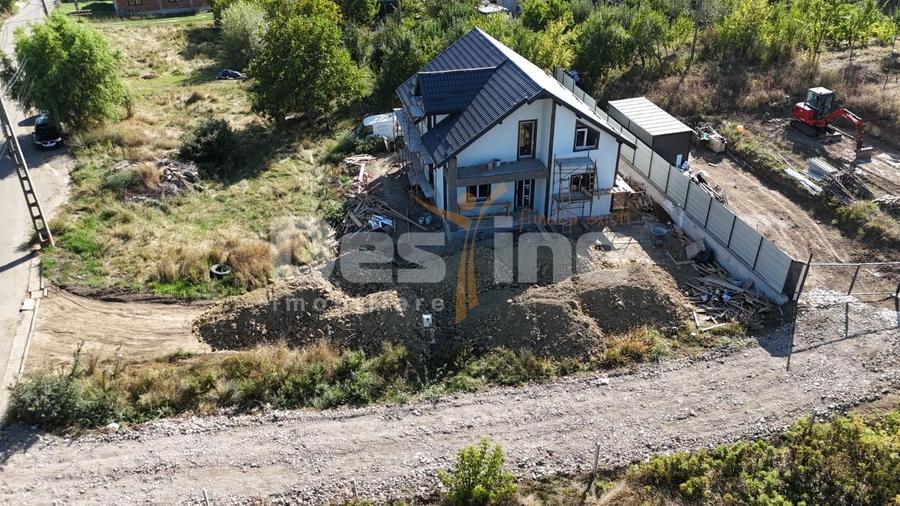 Casă individuală cu 3 camere cu Canalizare în Chicerea