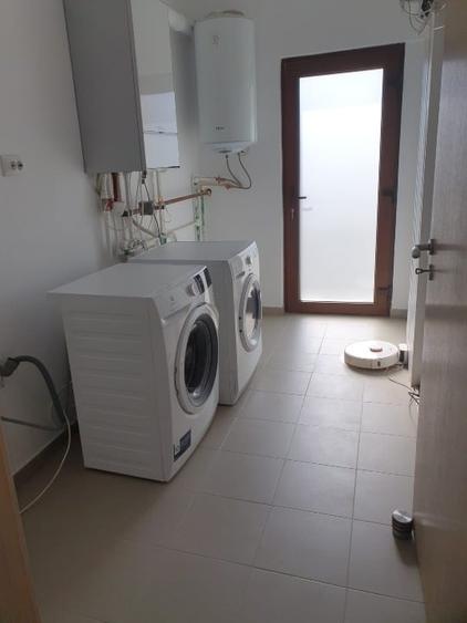 Casă individuală cu 4 camere cu Canalizare în Central