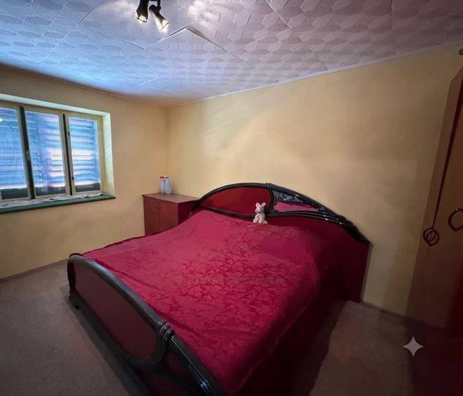 Casă cu 4 camere în Slimnic