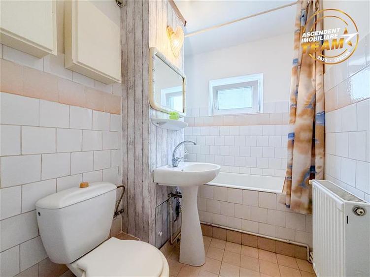 Apartament cu 3 camere nedecomandat în Gării