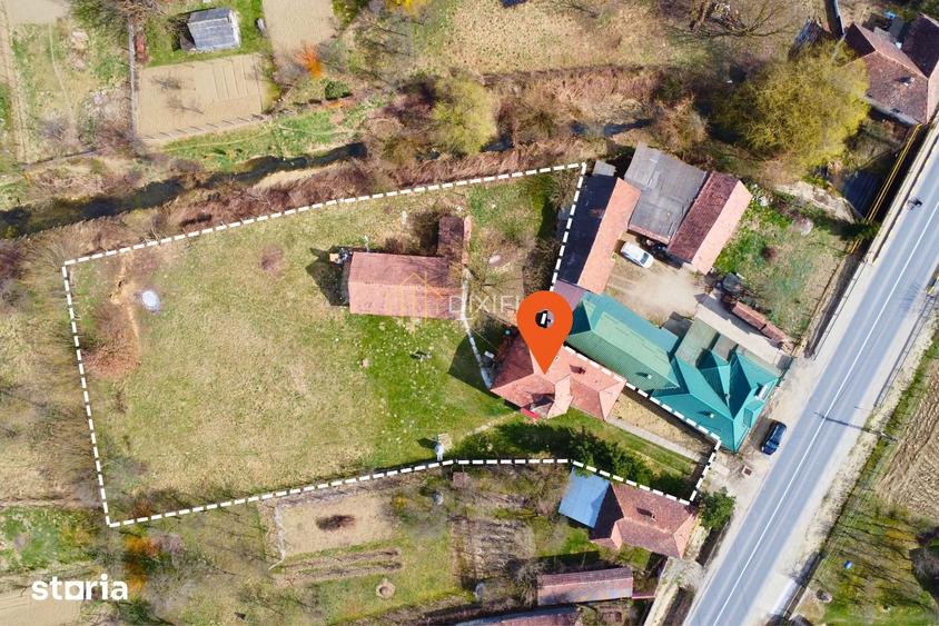 Casă cu 4 camere cu Teren 9600 Mp în Vânători