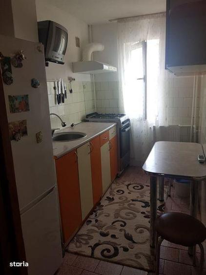 Apartament cu 2 camere semidecomandat în 1 Decembrie