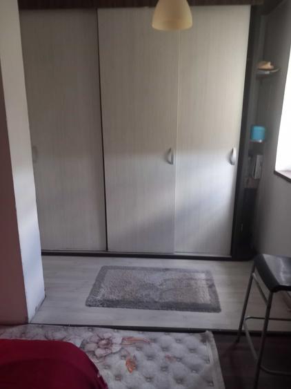 Apartament cu 3 camere semidecomandat în Tronari