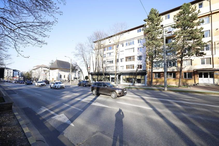 Apartament cu 2 camere semidecomandat în Central