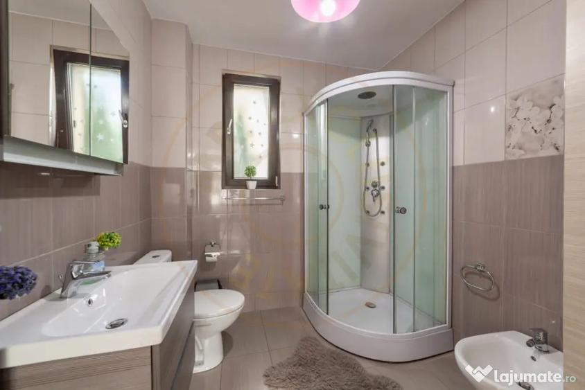 Casă cu 5 camere cu Teren 250 Mp în Ștefănești