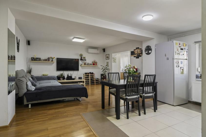 Apartament cu 4 camere decomandat în Ghermănești