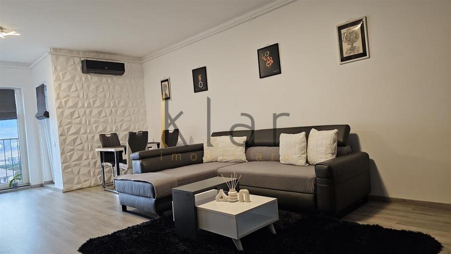 Apartament cu 3 camere semidecomandat, mobilat în Bună Ziua