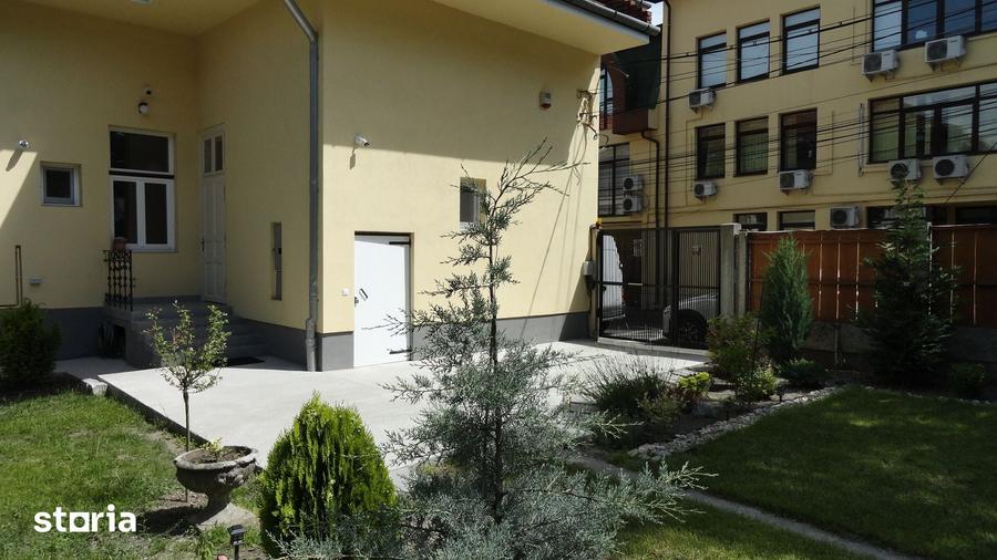 Casă cu 3 camere cu Teren 300 Mp în Central