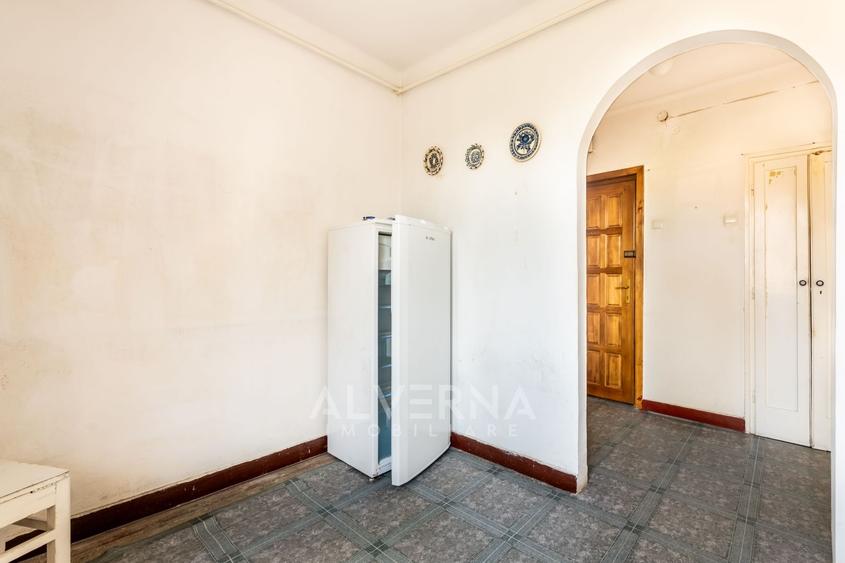 Apartament cu 2 camere semidecomandat în Horea
