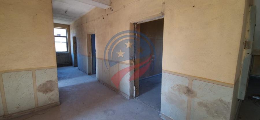Spațiu comercial, de 721 mp, în Periferie