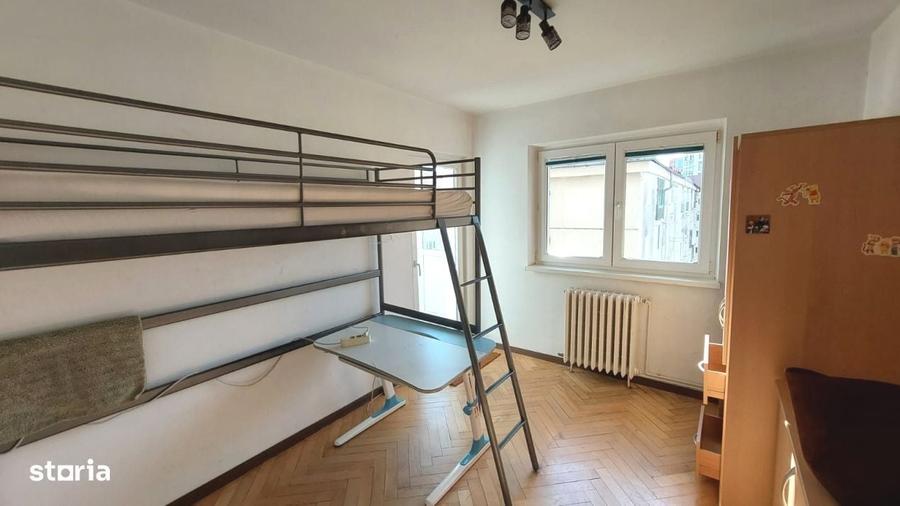 Apartament cu 3 camere decomandat în Calea Dumbrăvii