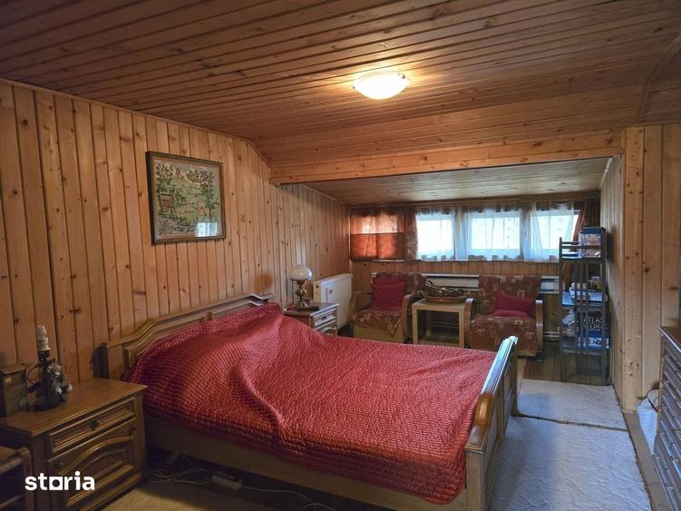 Casă cu 7 camere cu Teren 3800 Mp în Central