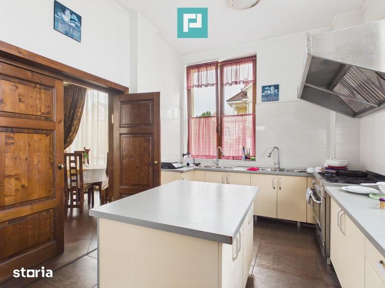 Spațiu comercial, de 650 mp, în Sânmartin