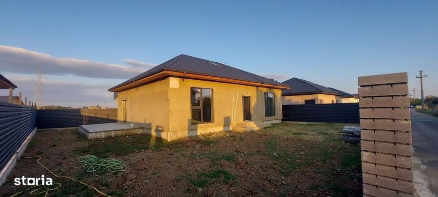 Casă cu 4 camere cu Teren 450 Mp în Periș
