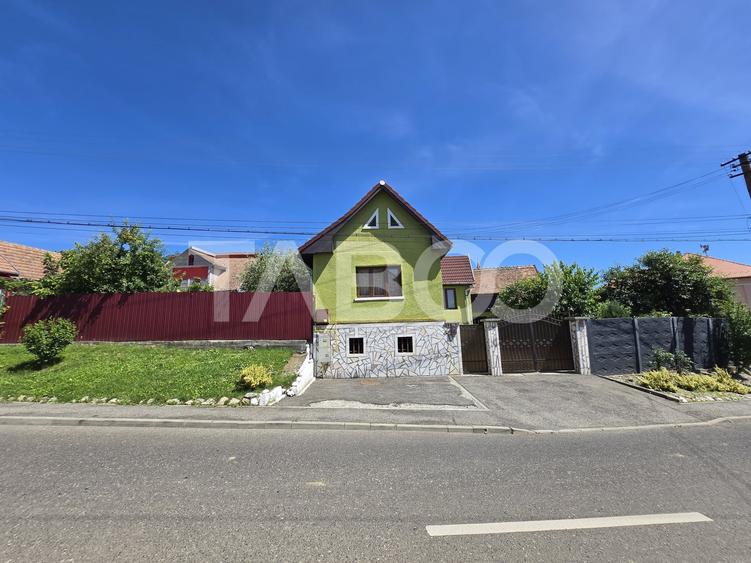 Casă individuală cu 6 camere decomandat cu Canalizare în Gușterița