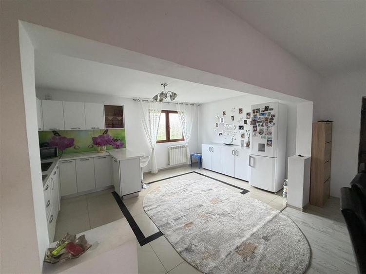 Vanzare Casa Strejnicu, 2 Intrari Separate, Mobilata - 11