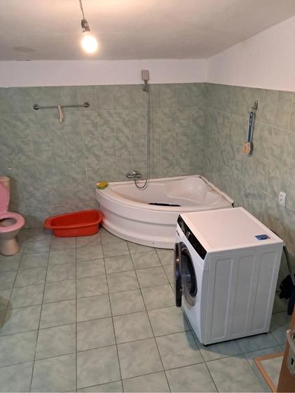 Casă cu 2 camere cu Teren 1200 Mp în Bătinești