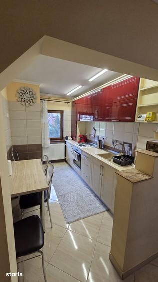 Apartament cu 4 camere decomandat în Micro 17
