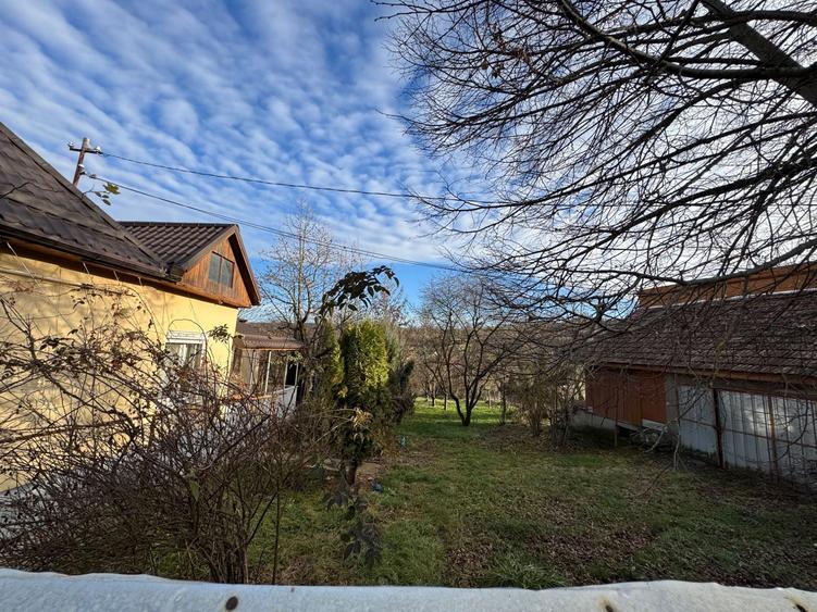 Casă cu 2 camere cu Teren 1200 Mp în Cerghid