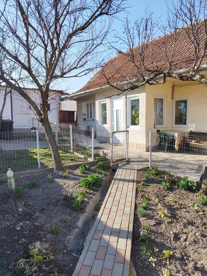 Casă cu 3 camere în Central