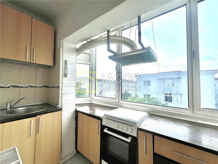 2 camere decomandate zona Stefan cel Mare Bacau - 7