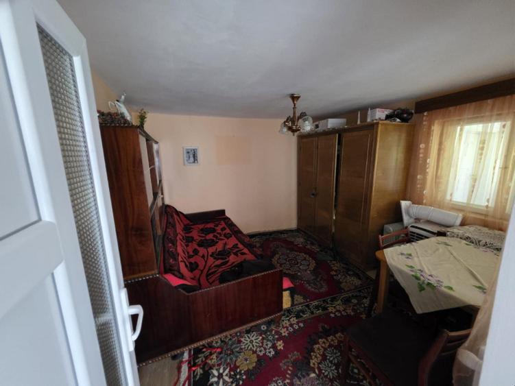 Casă individuală cu 4 camere cu Teren 2200 Mp în Curtișoara