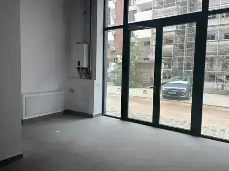 Spațiu comercial, de 80 mp, în Central