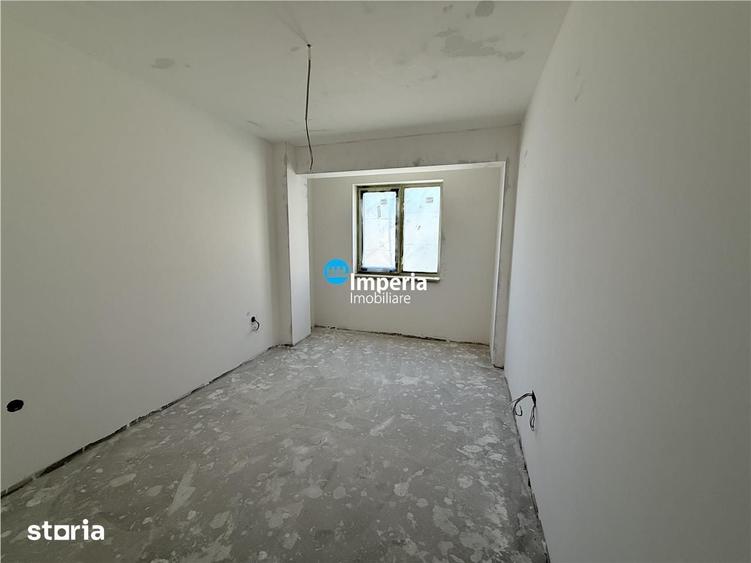 Apartament cu 3 camere decomandat în Valea Lupului