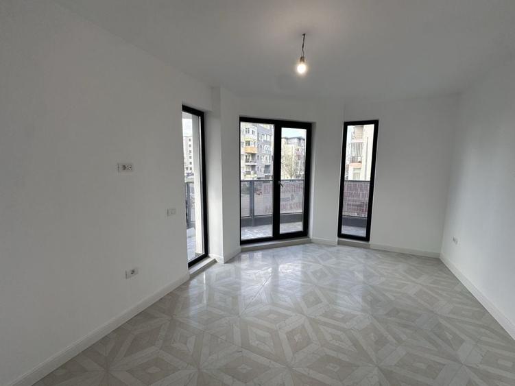 Apartament cu 3 camere semidecomandat în Tomis Plus