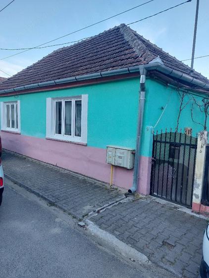 Casă cu Teren 300 Mp în Central
