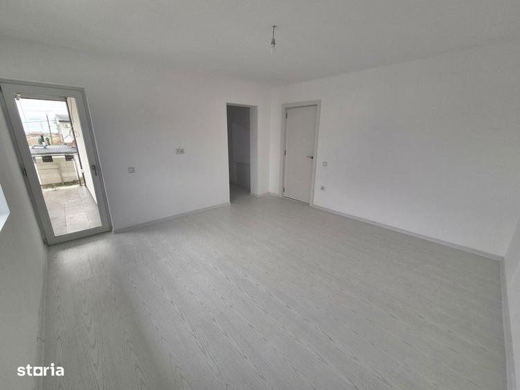 Casă cu 5 camere cu Teren 335 Mp în Vidra