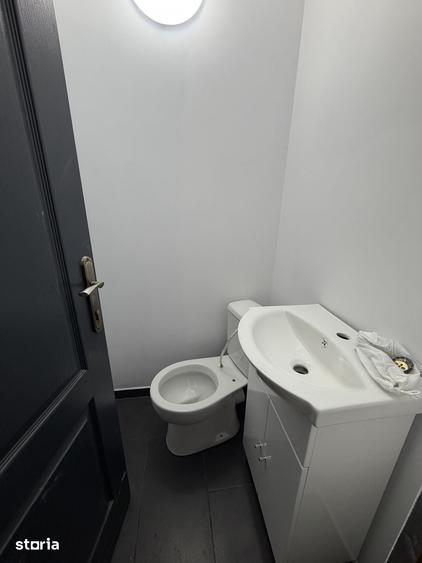 Spațiu comercial, de 18 mp, în Central