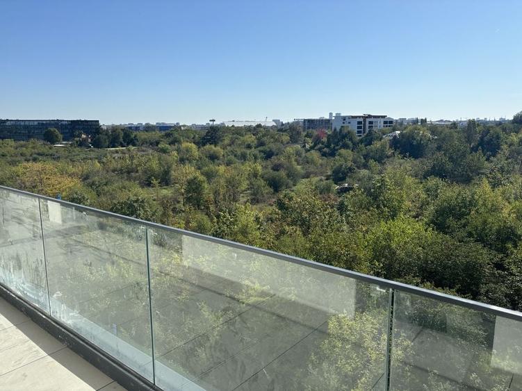 Apartament cu 3 camere decomandat în Băneasa