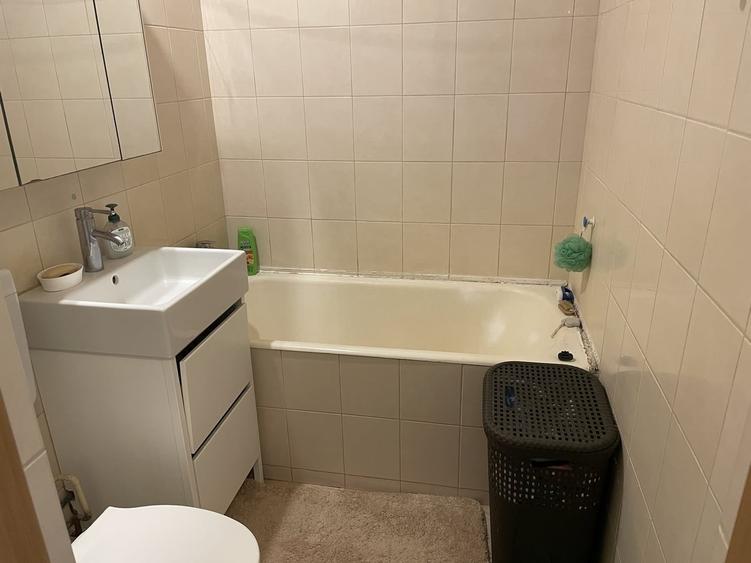Apartament cu 2 camere semidecomandat în Giurgiului