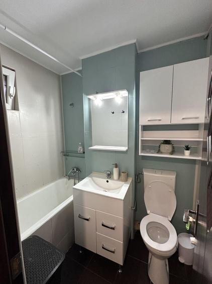 Apartament cu 2 camere semidecomandat în Colentina