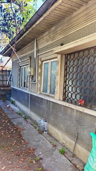 Casă individuală cu 4 camere cu Canalizare în Bălcescu