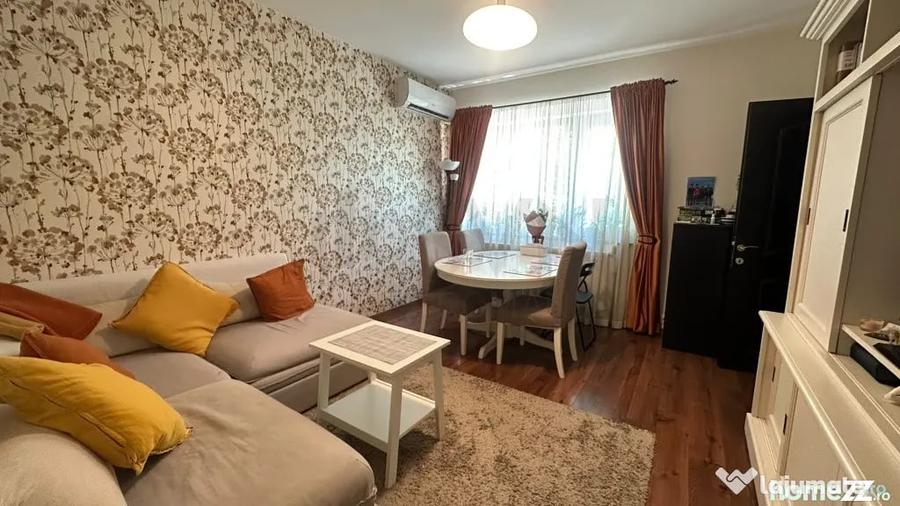 Casă cu 5 camere cu Teren 185 Mp în Vatra Luminoasă