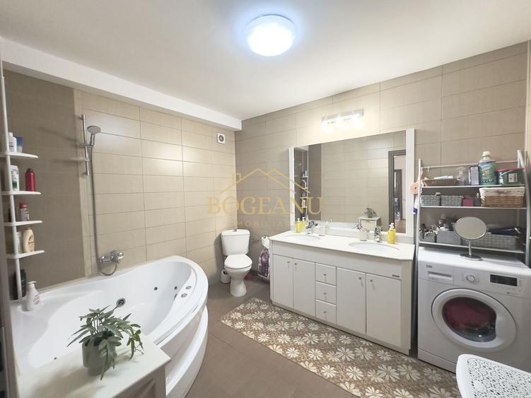 Casă individuală cu 13 camere cu Canalizare în Girocului