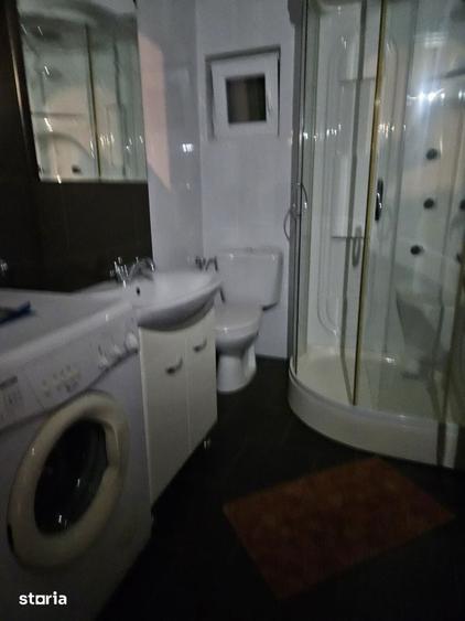 Casă cu 5 camere cu Teren 1000 Mp în Burdujeni
