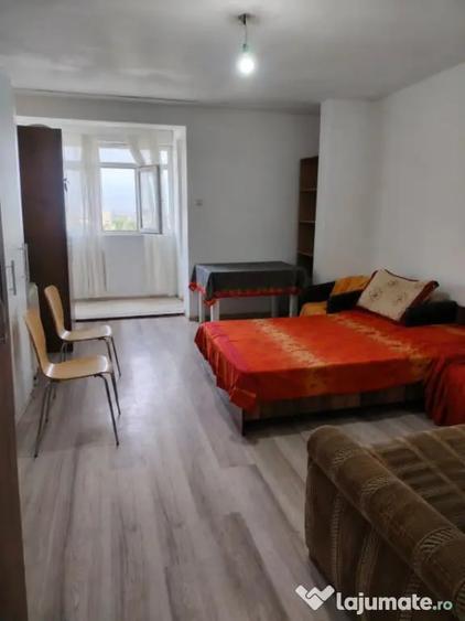 Garsonieră semidecomandată în Brazda lui Novac