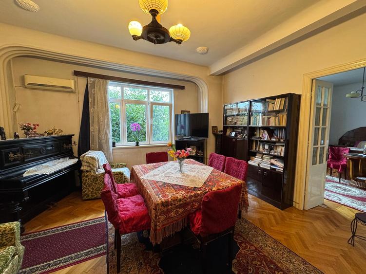 Apartament cu 3 camere semidecomandat în Cotroceni