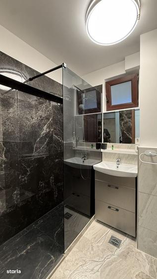 Apartament cu 3 camere semidecomandat în Unirii