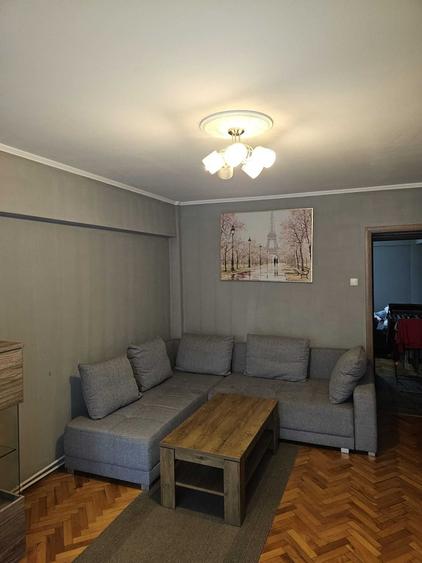 Apartament cu 2 camere decomandat în Micro 17