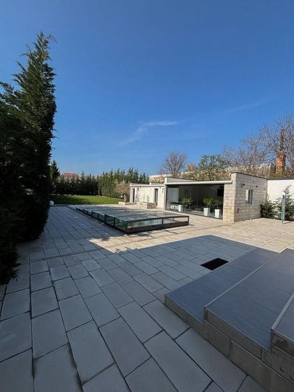 Casă individuală cu 4 camere decomandat cu Canalizare în Lunei