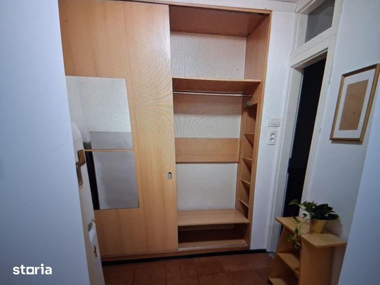 Garsonieră decomandată în Tei
