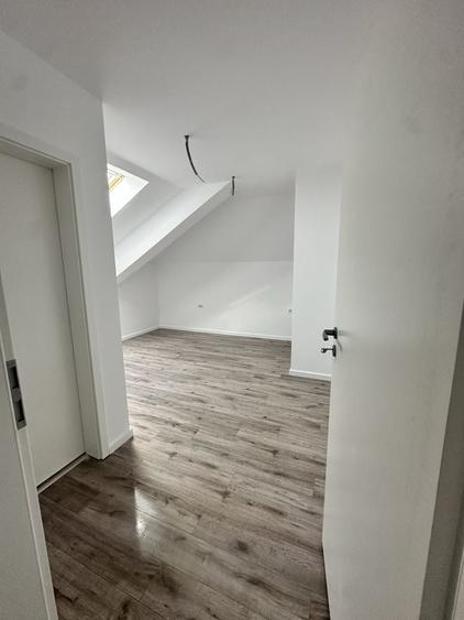 Apartament cu 3 camere decomandat în Bragadiru
