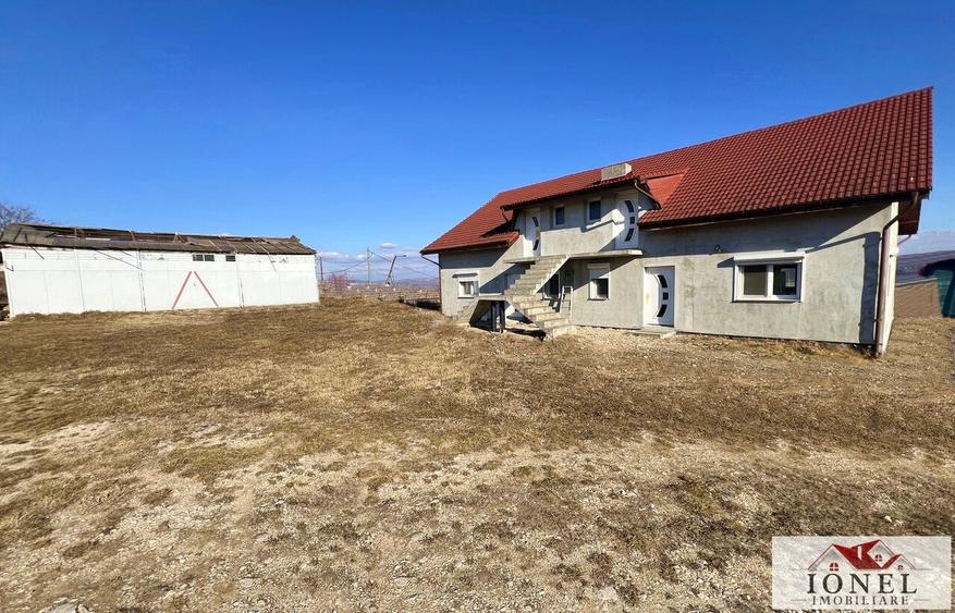Casă individuală cu 20 camere cu Teren 6000 Mp în Teiuș