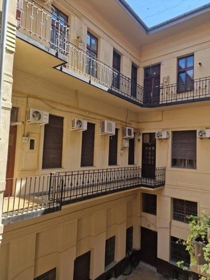 Apartament cu 5 camere semidecomandat în Unirii