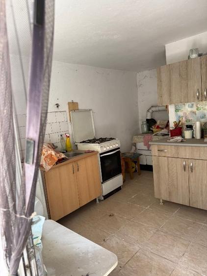 Casă individuală cu 6 camere cu Teren 1000 Mp în Iablanița