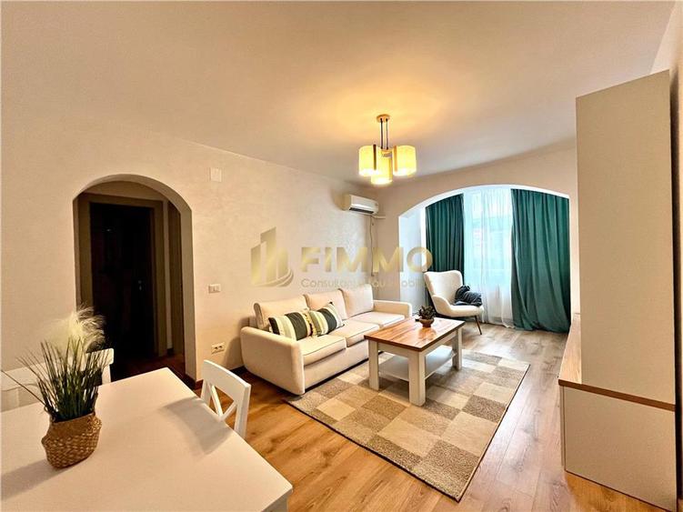 Apartament cu 2 camere decomandat, mobilat în Ultracentral